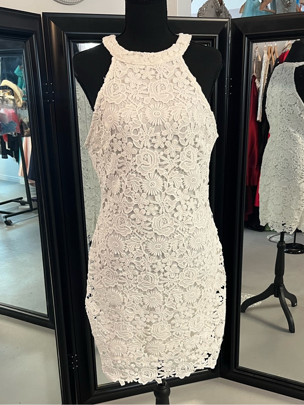 Lulu's White Floral Lace Halter Sheath Dress